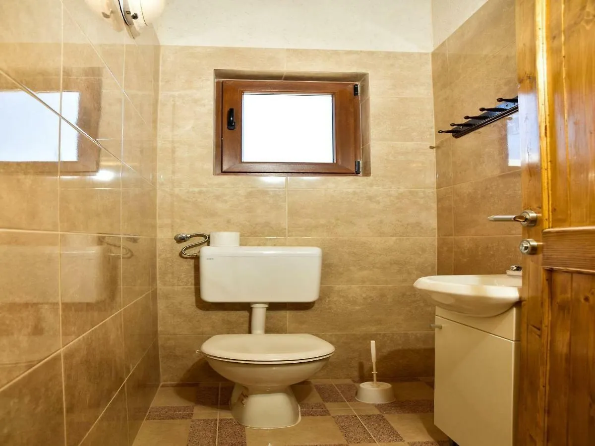 הוילה Stankovci  Haus-Anita-2-Mit-Pool-Fur-8-Personen 0*, Stankovci (Zadar) קרואטיה