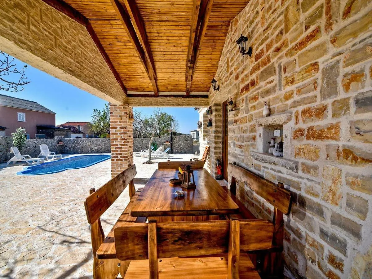 הוילה Stankovci  Haus-Anita-2-Mit-Pool-Fur-8-Personen קרואטיה